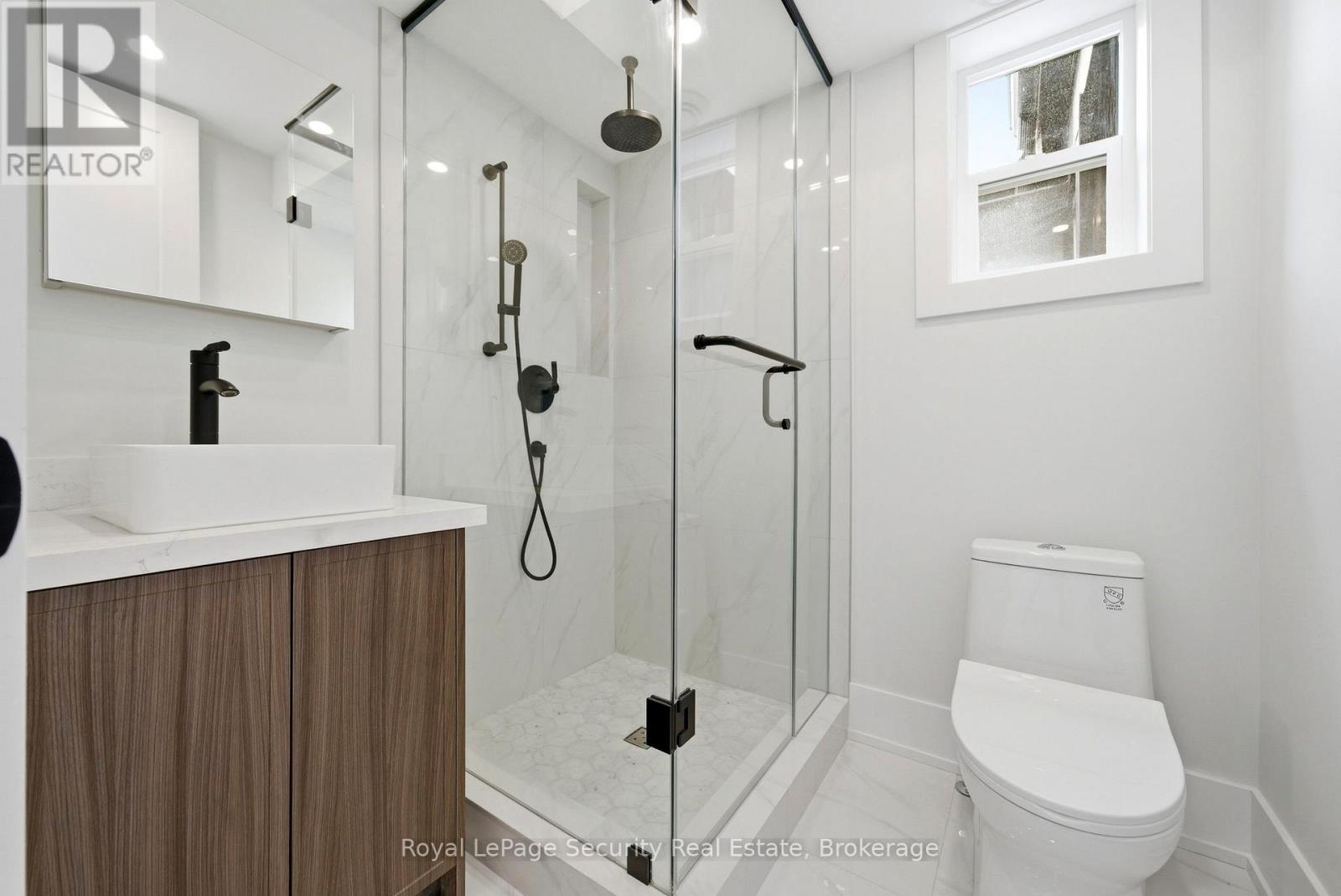2 - 21 Belmont Street, Toronto, Ontario  M5R 1P9 - Photo 11 - C13434692