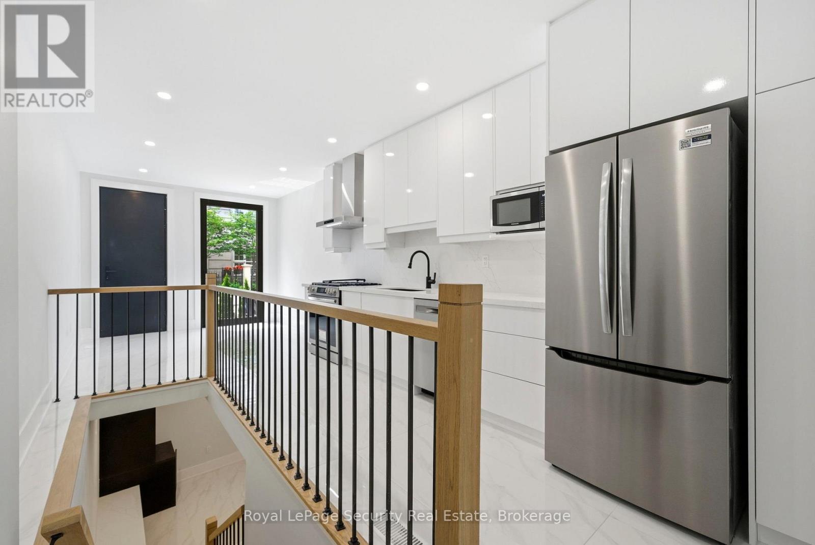 2 - 21 Belmont Street, Toronto, Ontario  M5R 1P9 - Photo 4 - C13434692