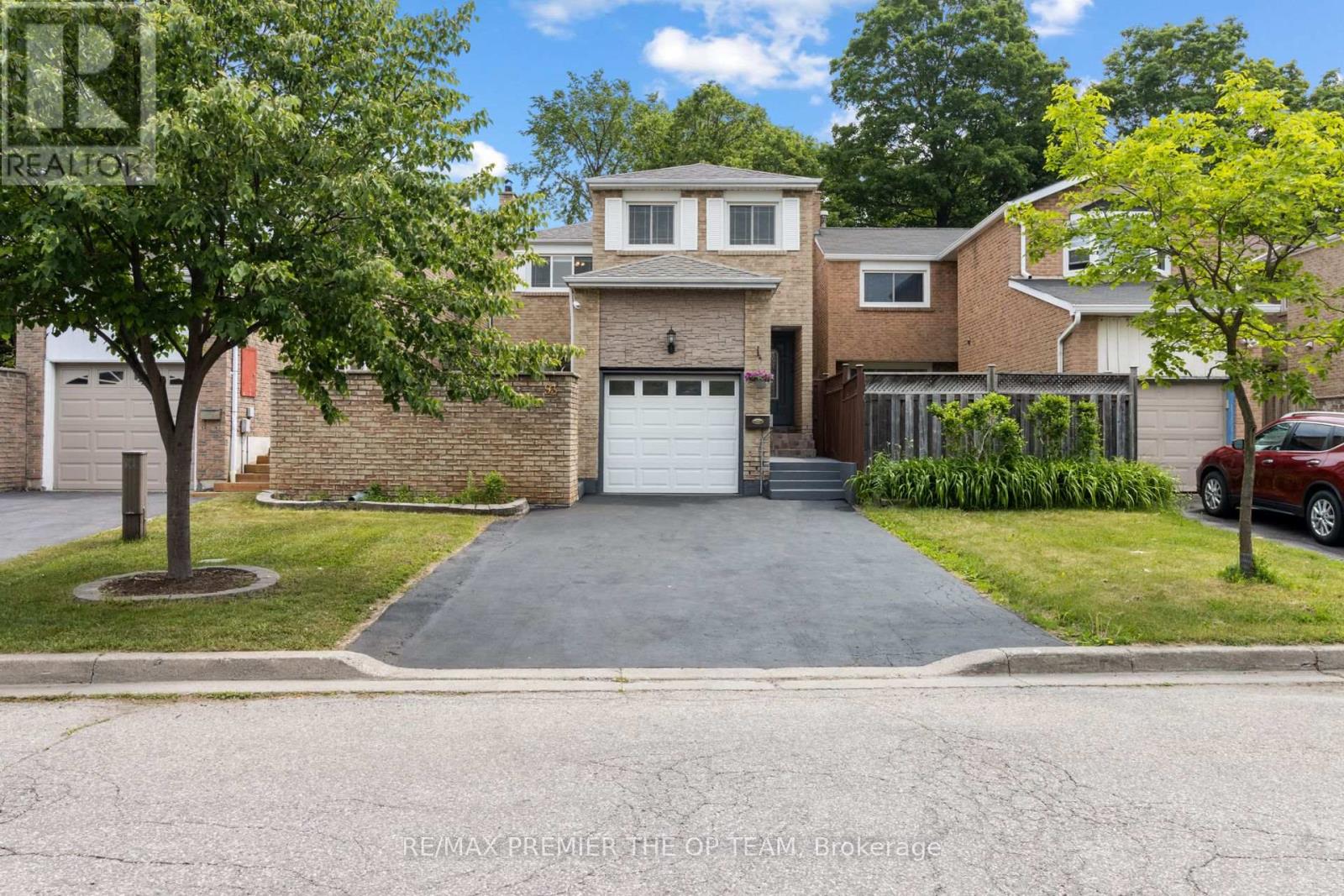 93 SUDBURY HALL DRIVE, Toronto, Ontario