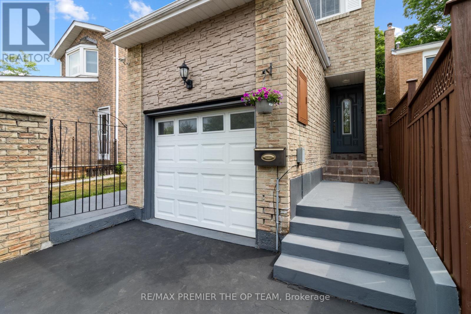 93 Sudbury Hall Drive, Toronto, Ontario M1B 3H5 - Photo 3 - E13434670