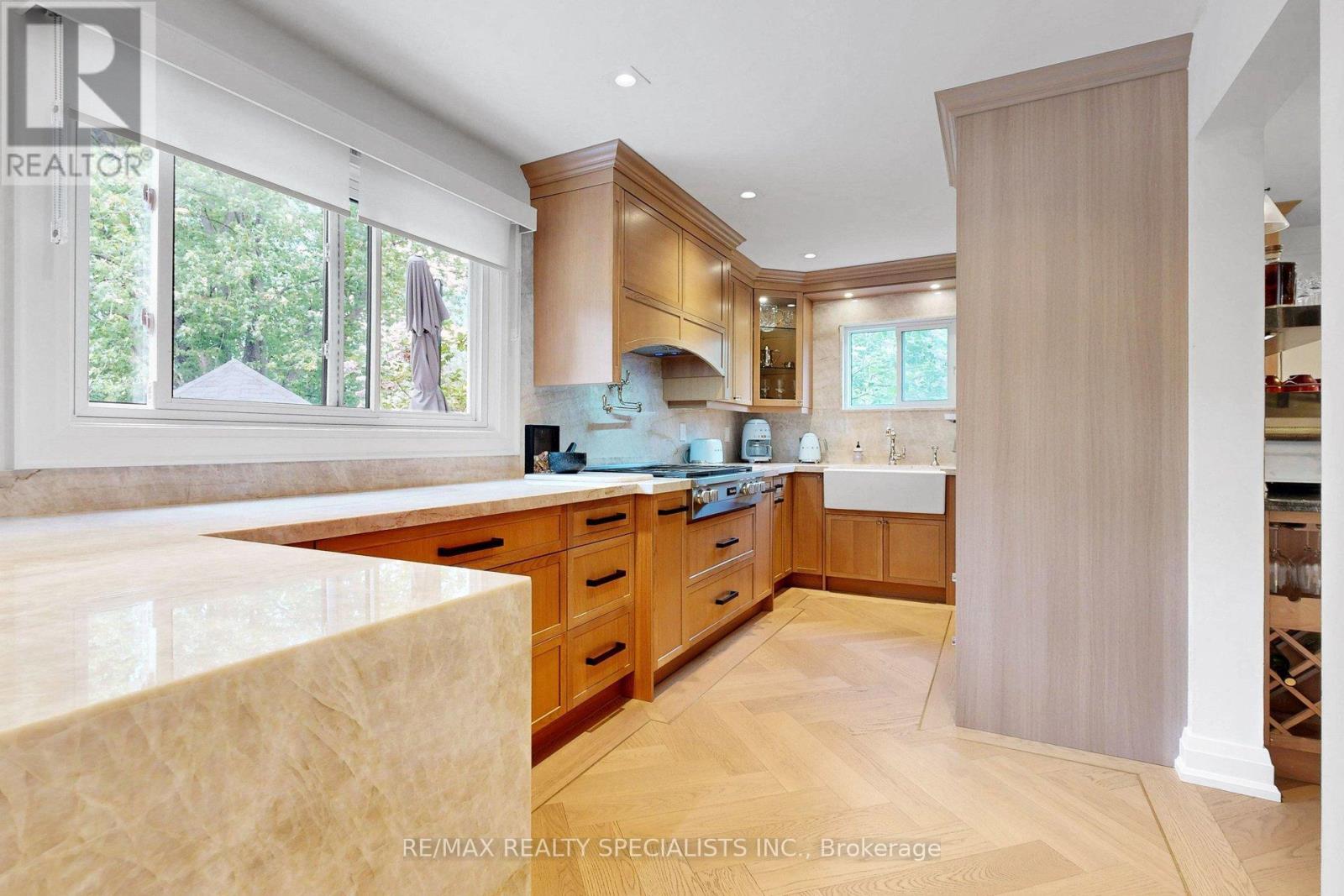 39 B Newington Crescent, Toronto, Ontario  M9C 5B7 - Photo 14 - W13434682