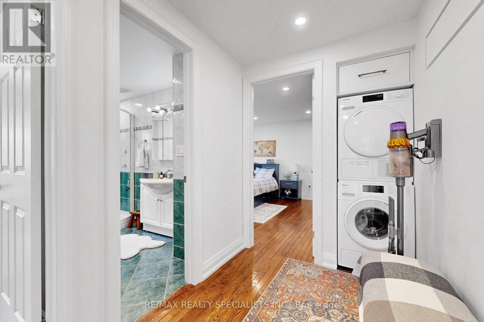 39 B Newington Crescent, Toronto, Ontario  M9C 5B7 - Photo 25 - W13434682