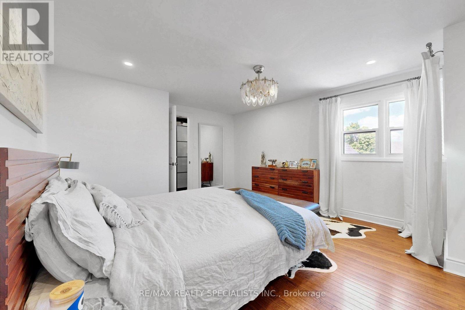 39 B Newington Crescent, Toronto, Ontario  M9C 5B7 - Photo 26 - W13434682