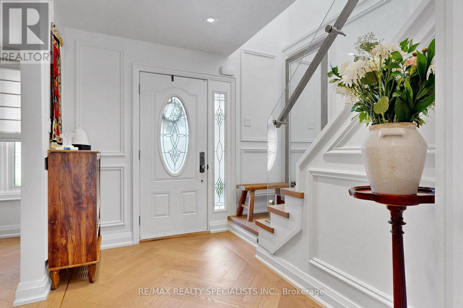 39 B Newington Crescent, Toronto, Ontario  M9C 5B7 - Photo 3 - W13434682