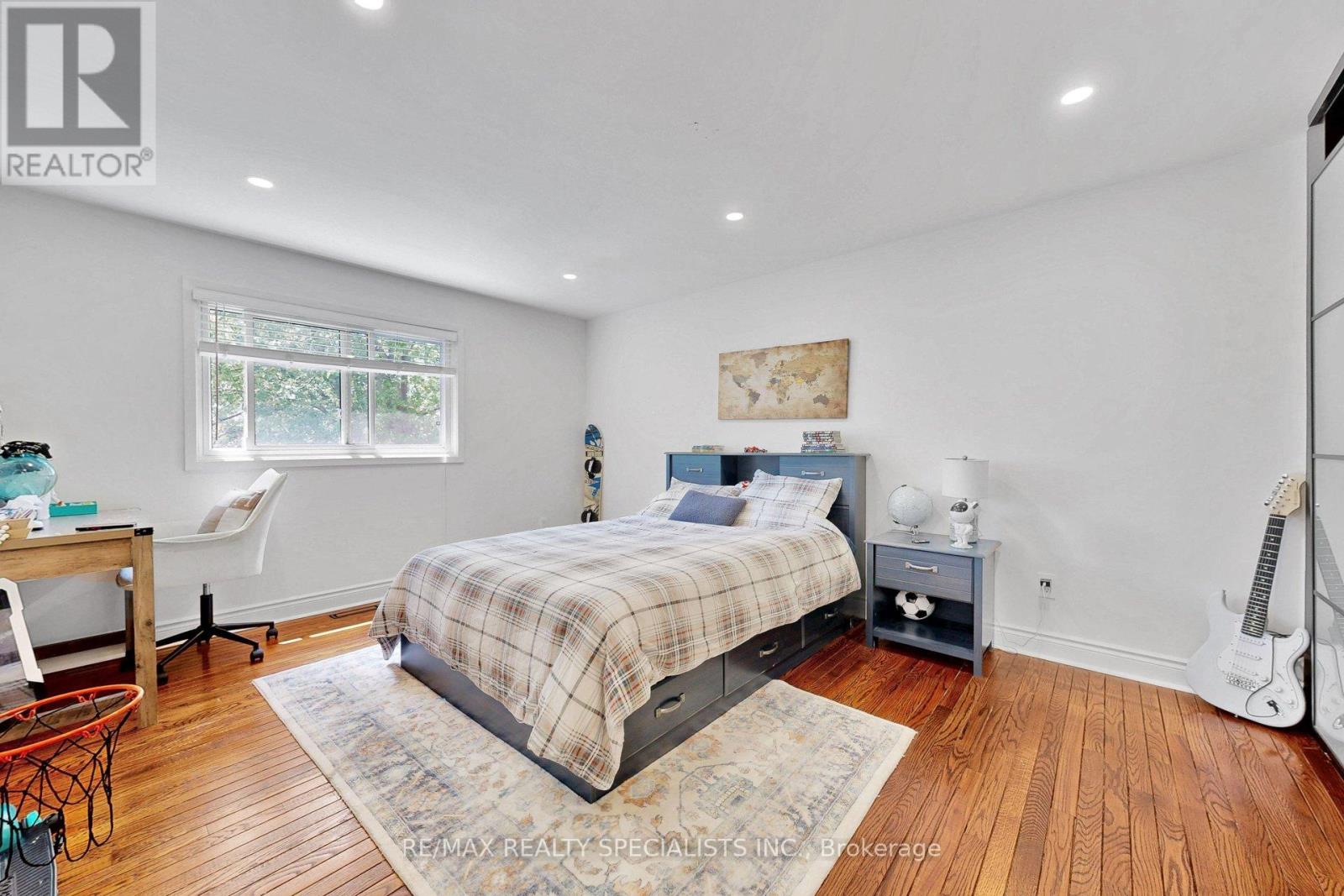 39 B Newington Crescent, Toronto, Ontario  M9C 5B7 - Photo 31 - W13434682