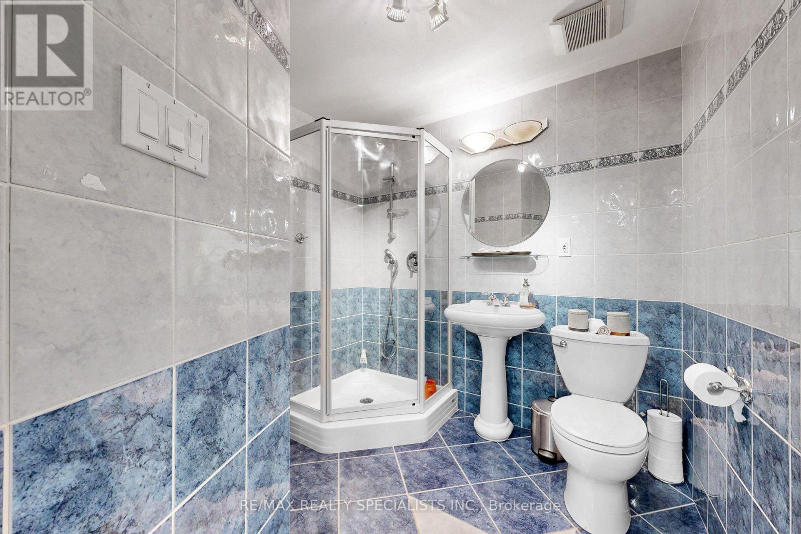 39 B Newington Crescent, Toronto, Ontario  M9C 5B7 - Photo 43 - W13434682