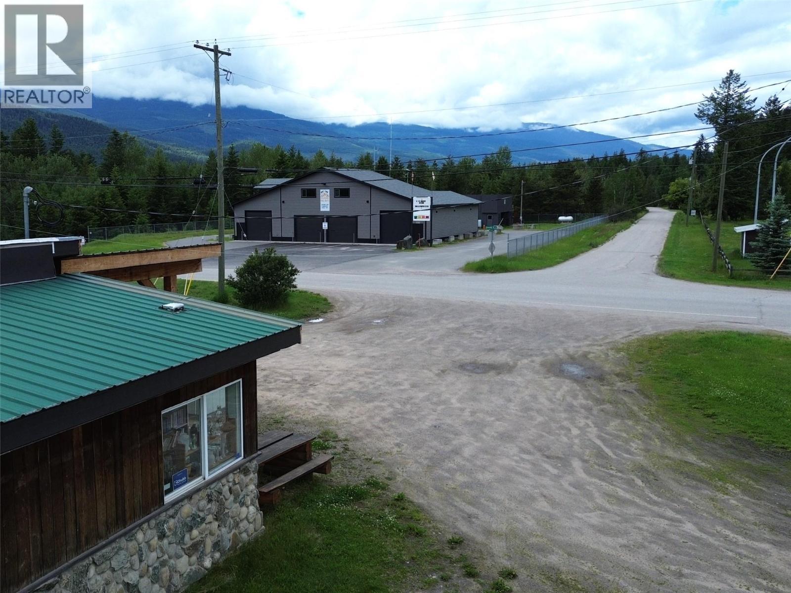 124 Vavenby Bridge Road, Vavenby, British Columbia  V0E 3A0 - Photo 8 - 10390731