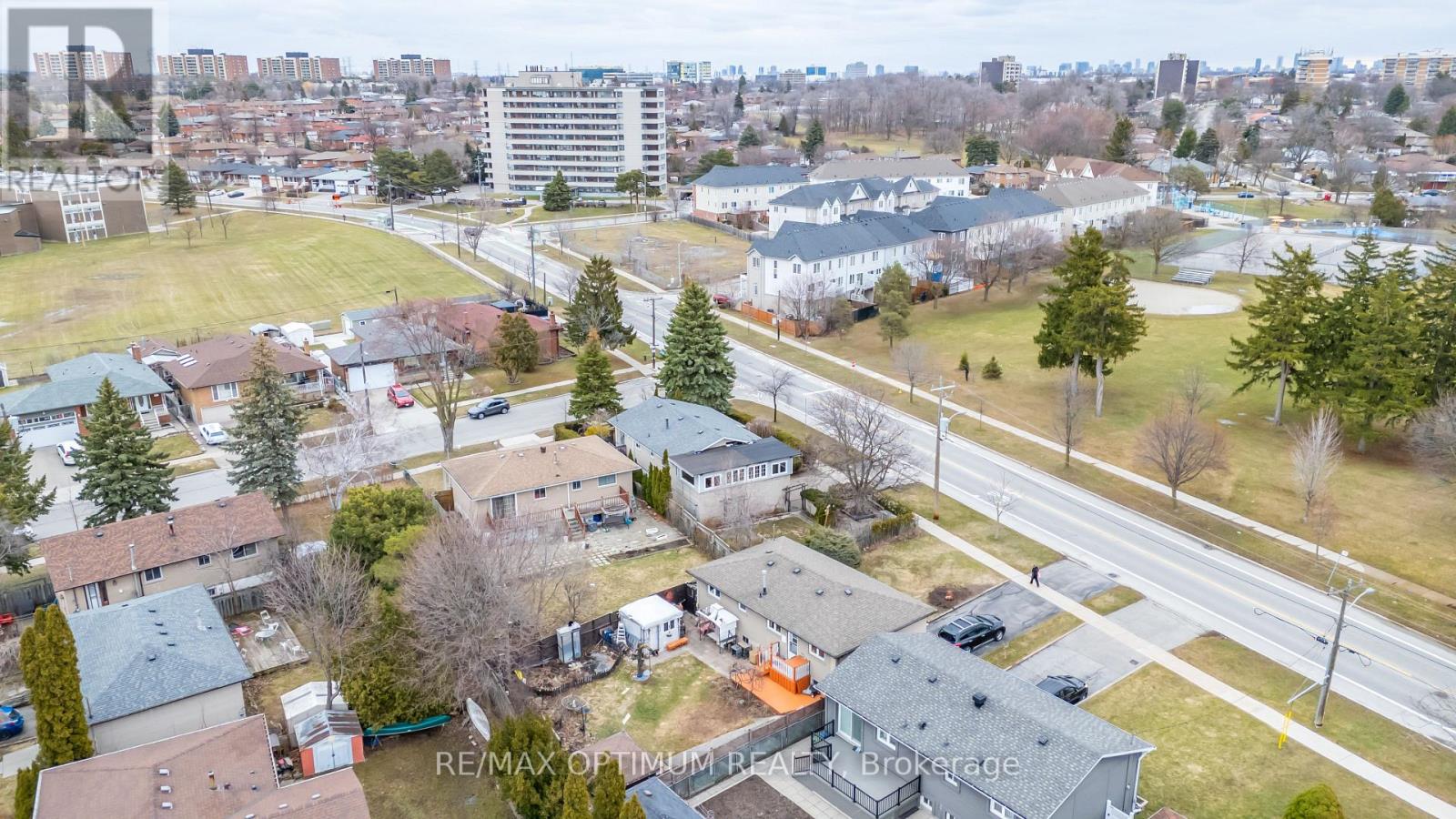 1 Dundee Drive, Toronto, Ontario  M3J 1H5 - Photo 5 - W13249152
