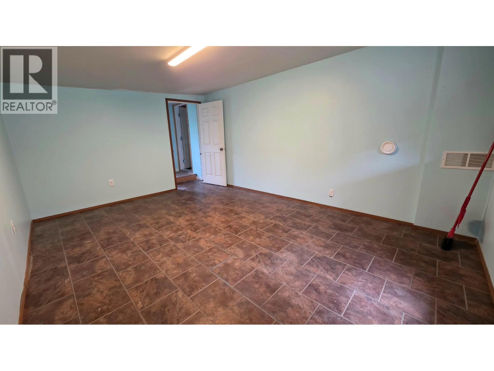 2651 Balsam Lane, Lumby, British Columbia  V0E 2G5 - Photo 21 - 10391082