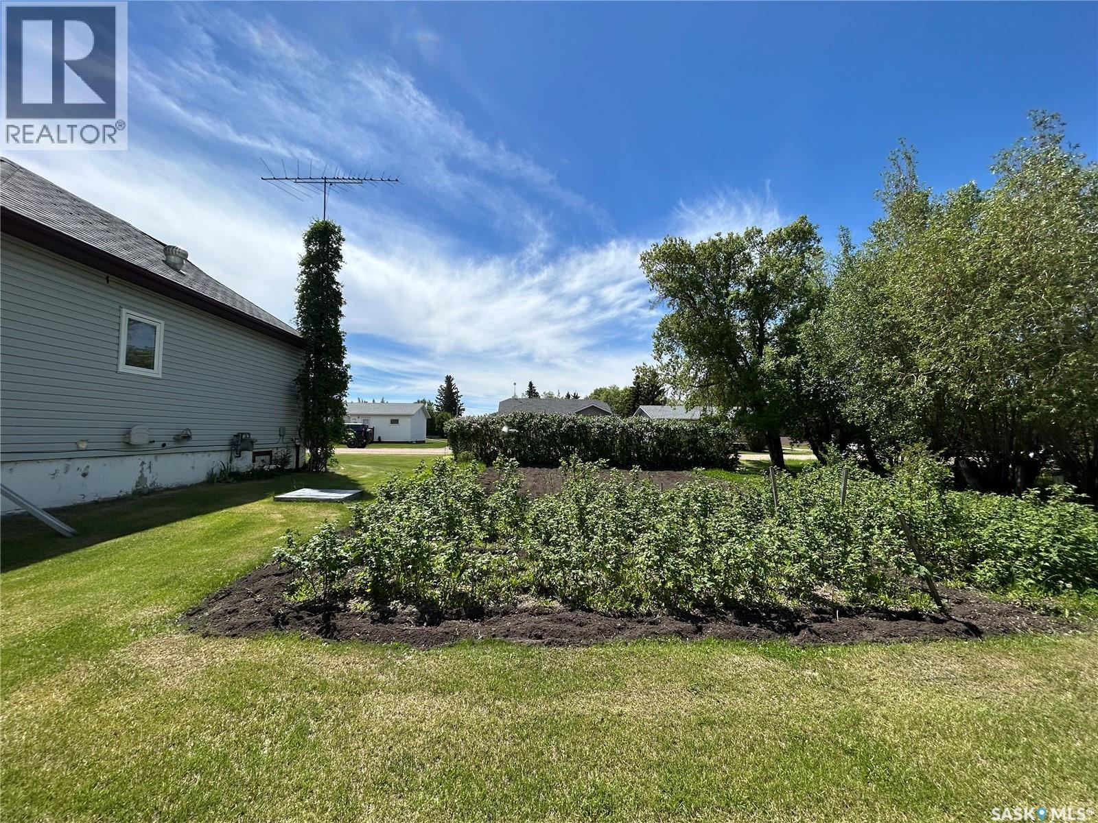 203 Phillips Street, Muenster, Saskatchewan  S0K 2Y0 - Photo 41 - SK039110