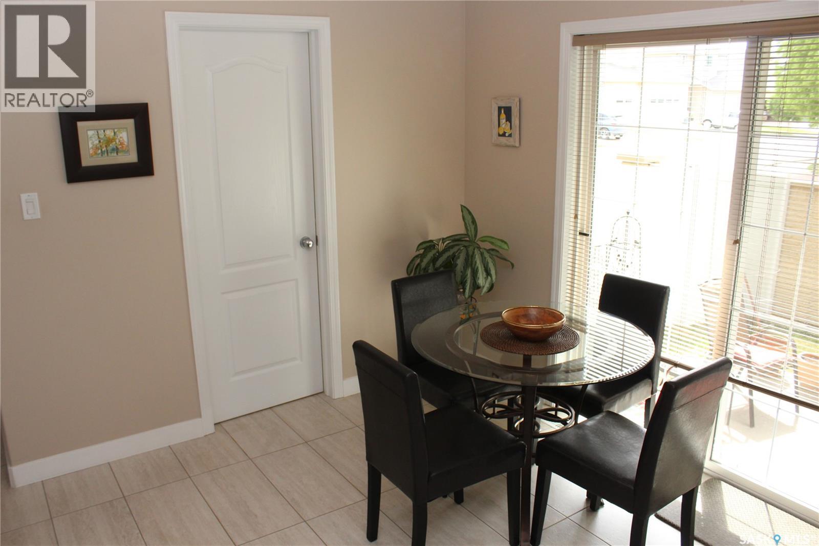 2702 Cranbourn Crescent, Regina, Saskatchewan  S4V 3C1 - Photo 11 - SK039087