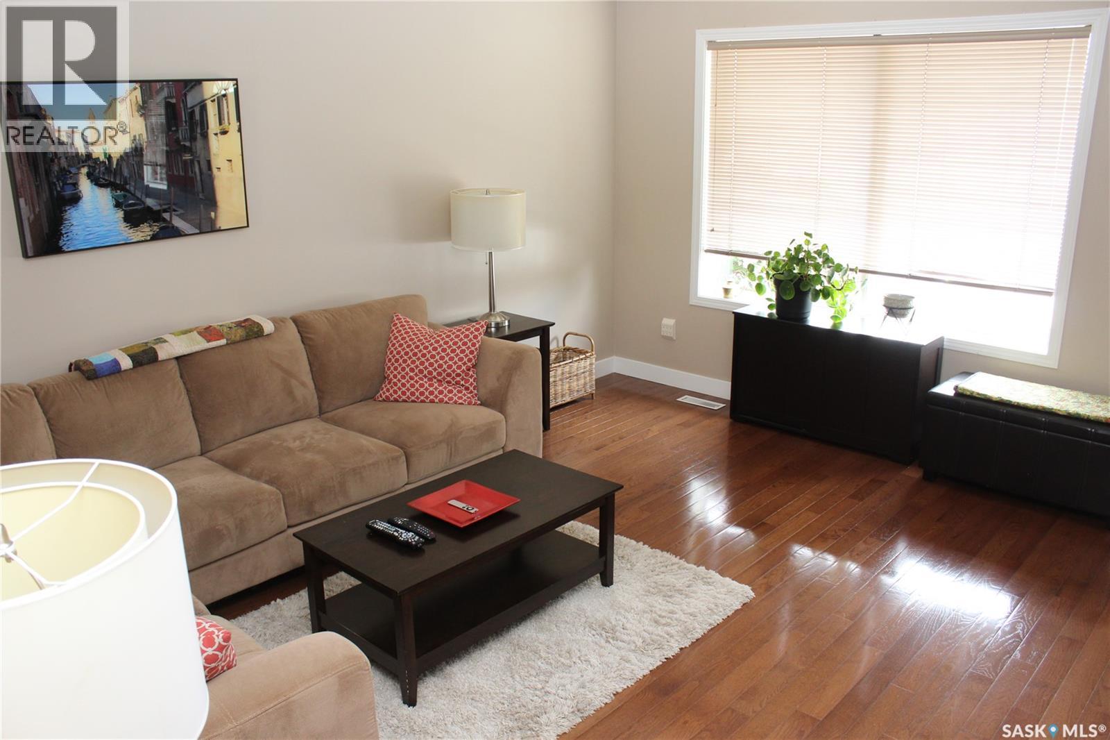 2702 Cranbourn Crescent, Regina, Saskatchewan  S4V 3C1 - Photo 7 - SK039087