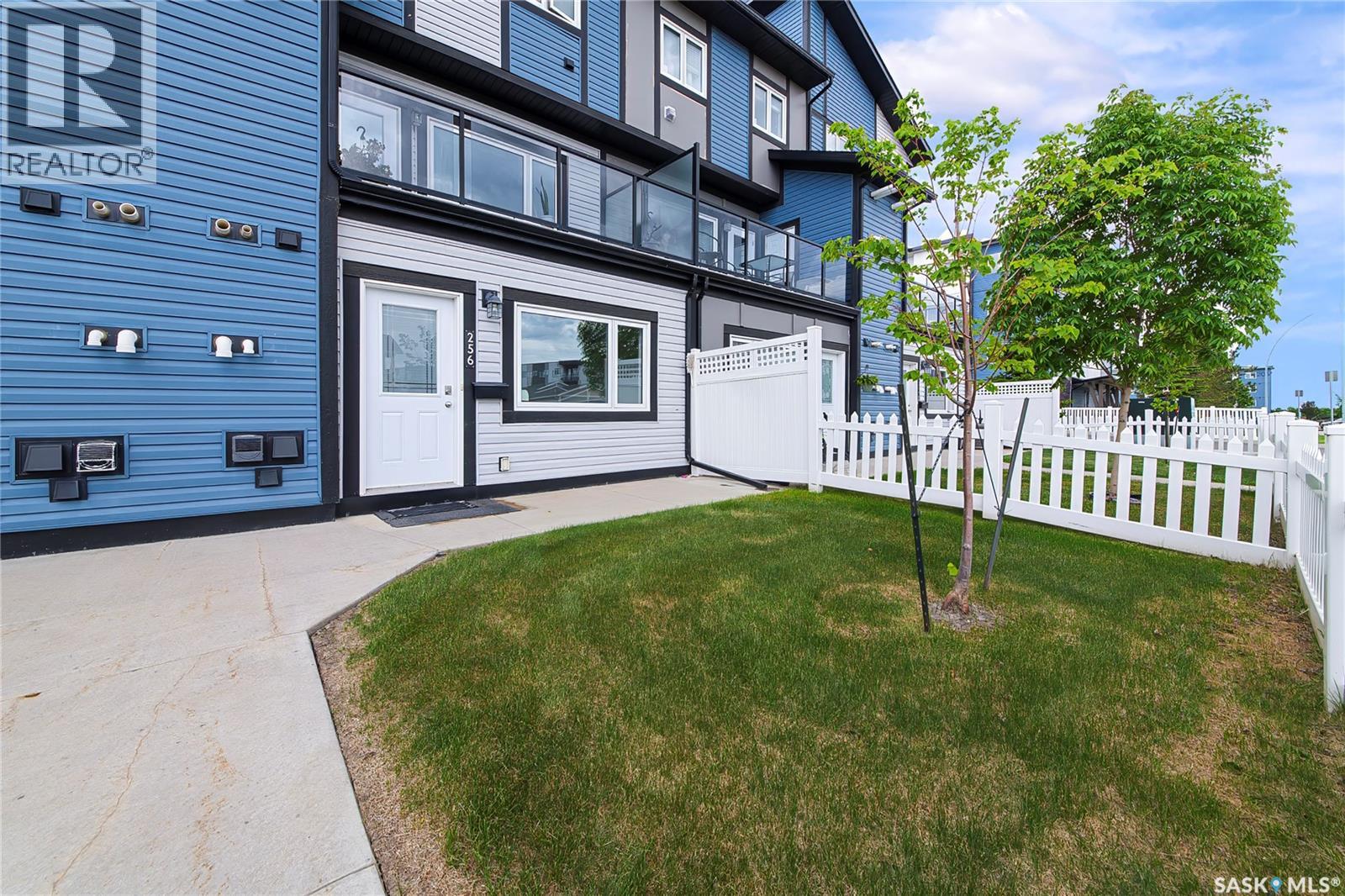 256 250 Akhtar Bend, Saskatoon, Saskatchewan  S7W 0W4 - Photo 5 - SK038822