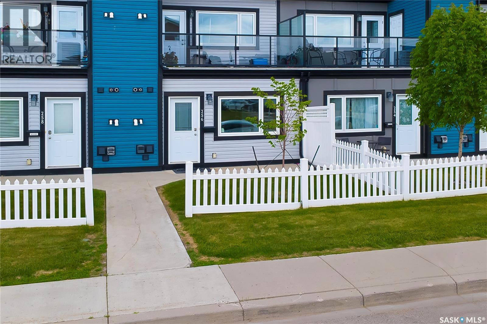 256 250 Akhtar Bend, Saskatoon, Saskatchewan  S7W 0W4 - Photo 6 - SK038822