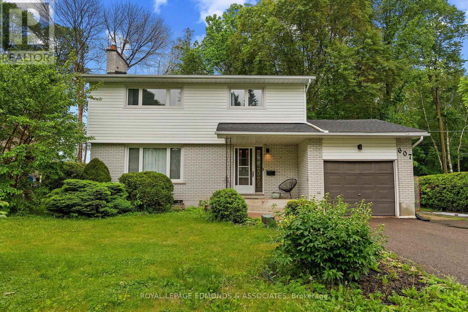 607 Elizabeth Street, Pembroke, Ontario