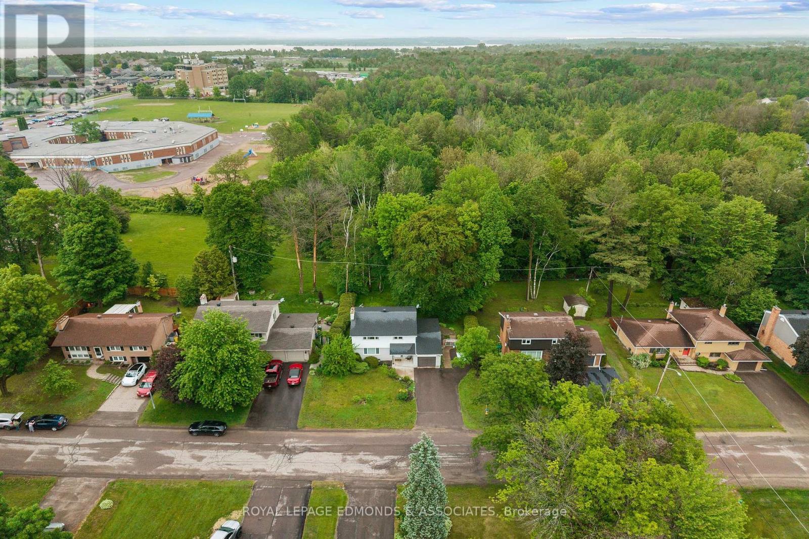 607 Elizabeth Street, Pembroke, Ontario K8A 1X3 - Photo 2 - X13434808
