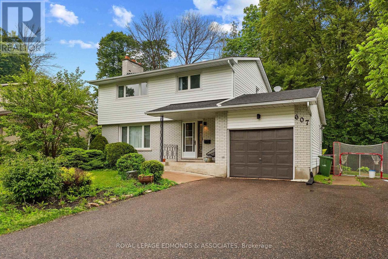 607 Elizabeth Street, Pembroke, Ontario K8A 1X3 - Photo 3 - X13434808