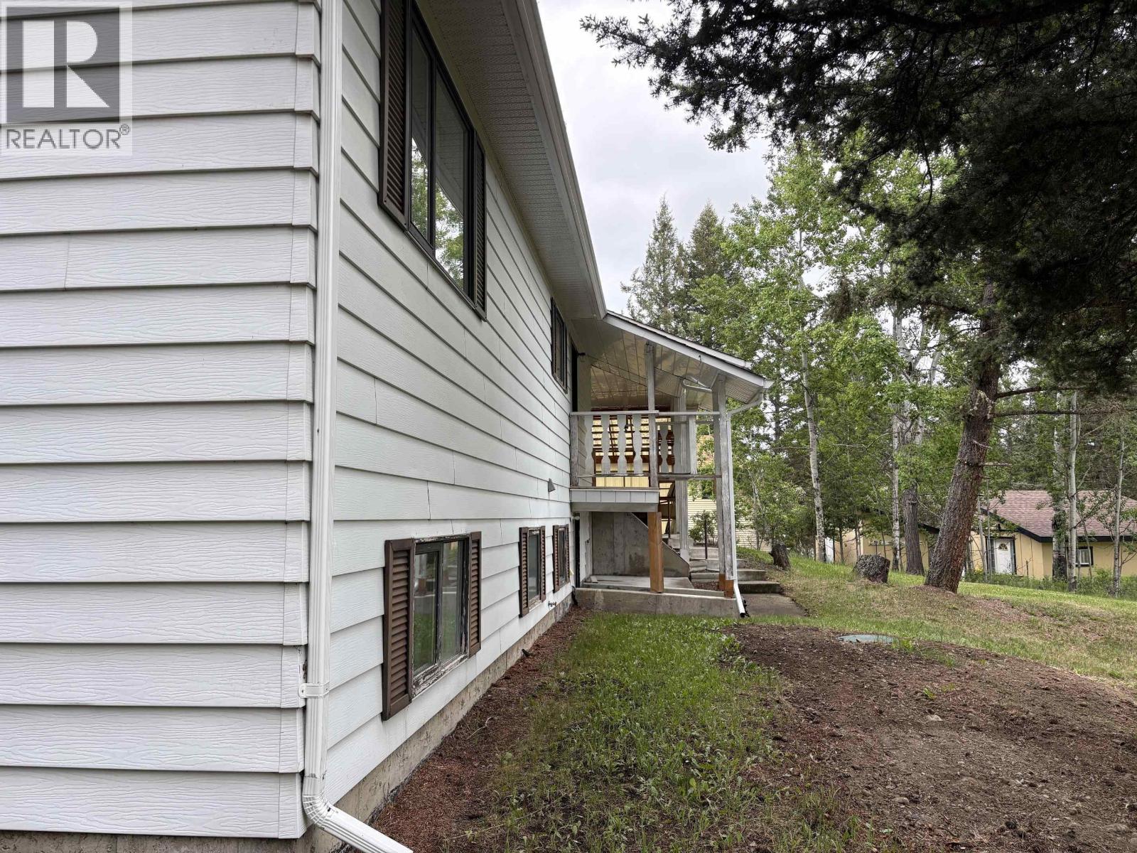 5032 Hansen Court, 108 Mile Ranch, British Columbia  V0K 2Z0 - Photo 7 - R3135232