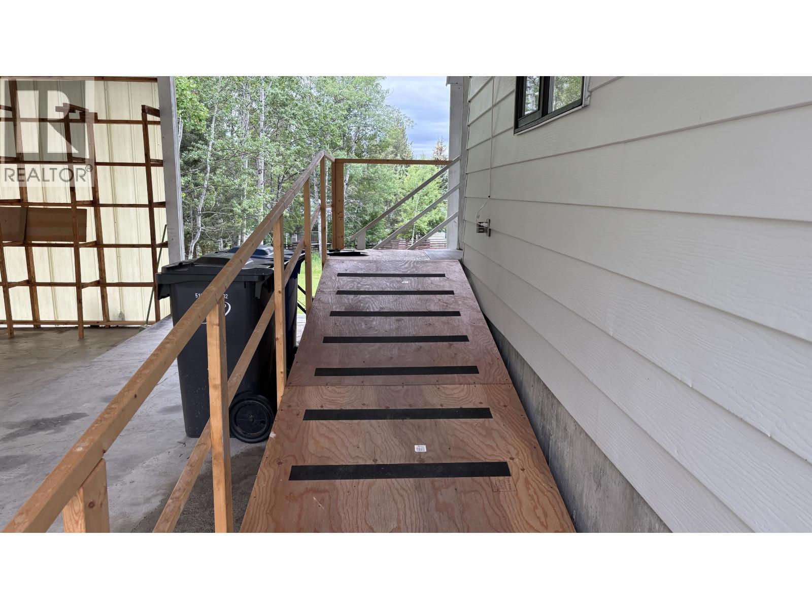 5032 Hansen Court, 108 Mile Ranch, British Columbia  V0K 2Z0 - Photo 4 - R3135232
