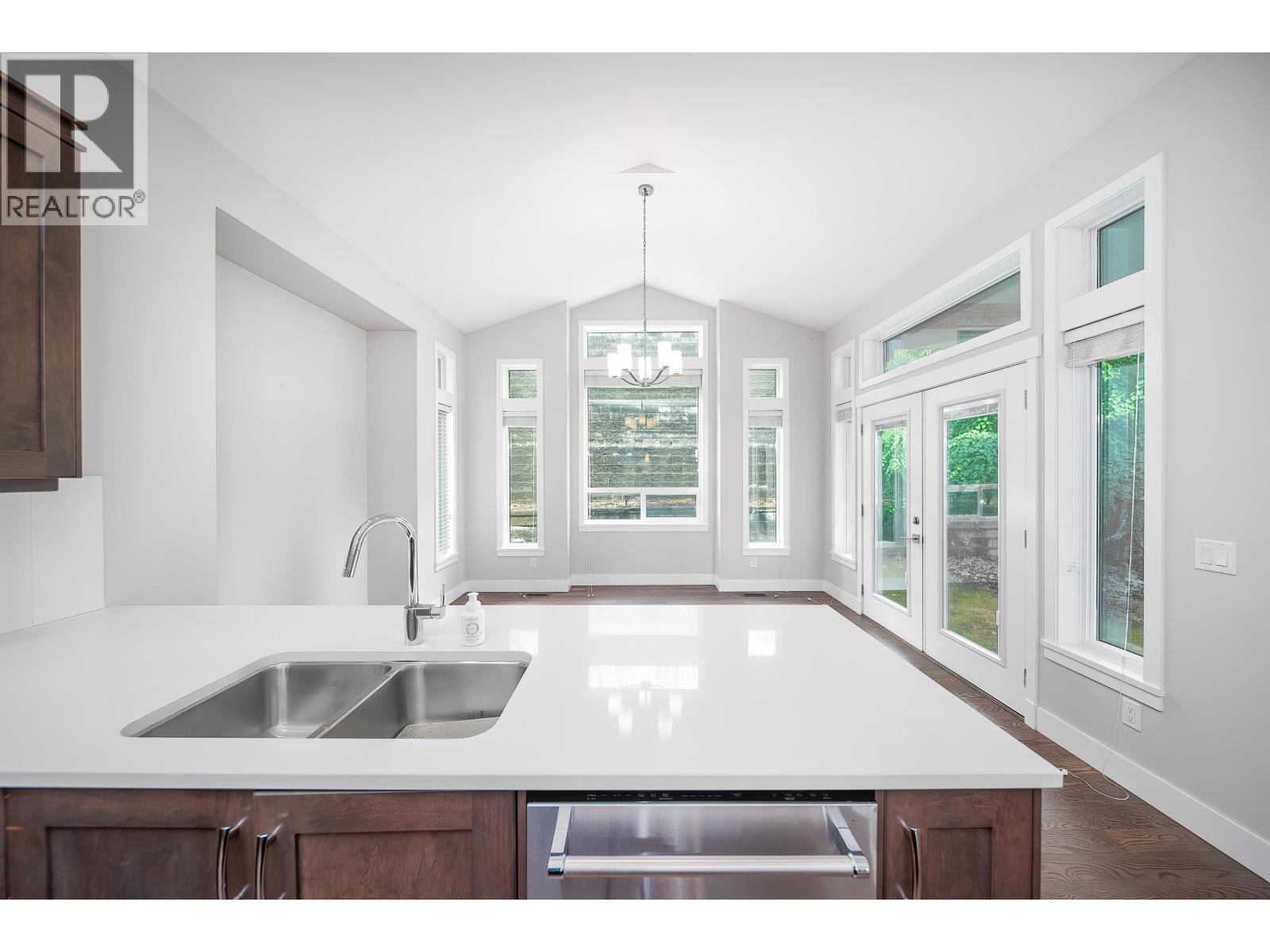 3563 Highland Drive, Coquitlam, British Columbia  V3E 0K2 - Photo 11 - R3135195