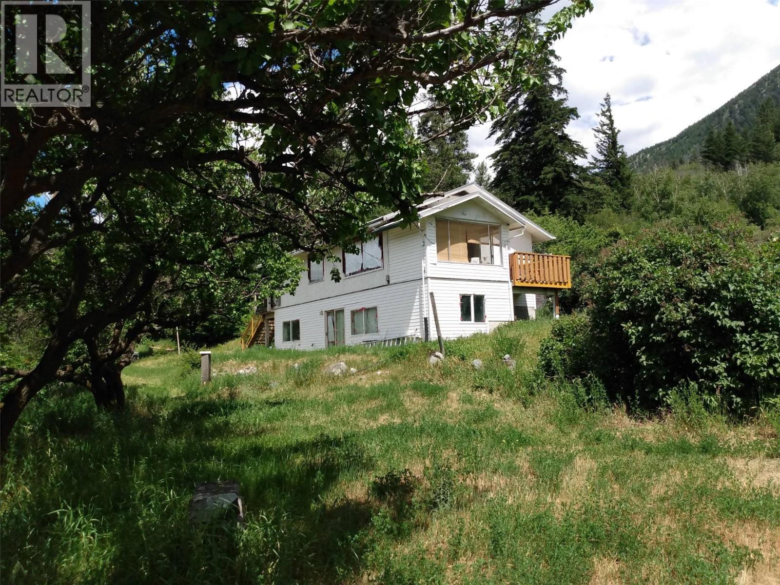 838 Trans Canada Highway, Lytton, British Columbia  V0K 1Z0 - Photo 2 - 10388451