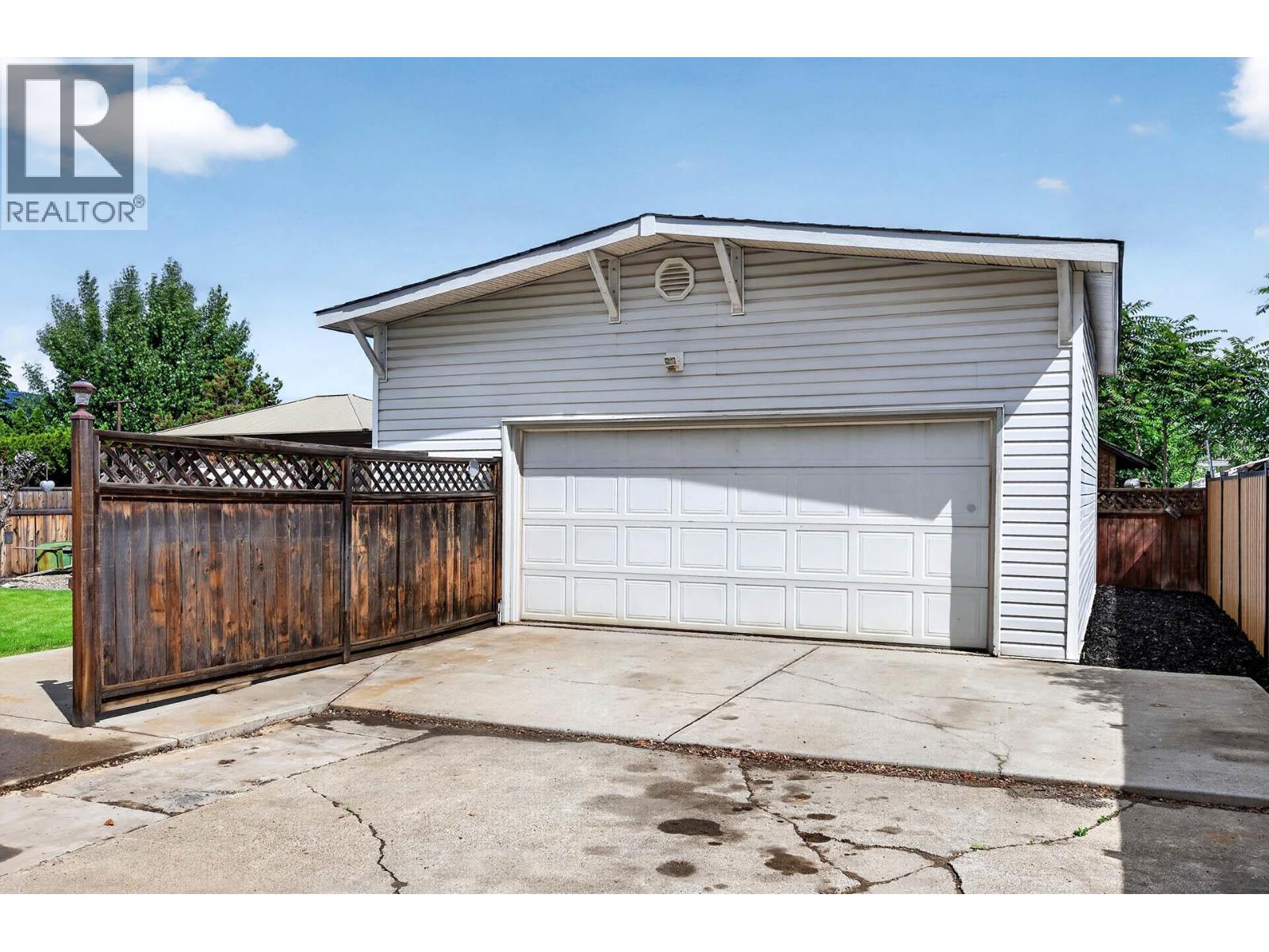 932 Renfrew Avenue, Kamloops, British Columbia  V2B 3X5 - Photo 53 - 10390845