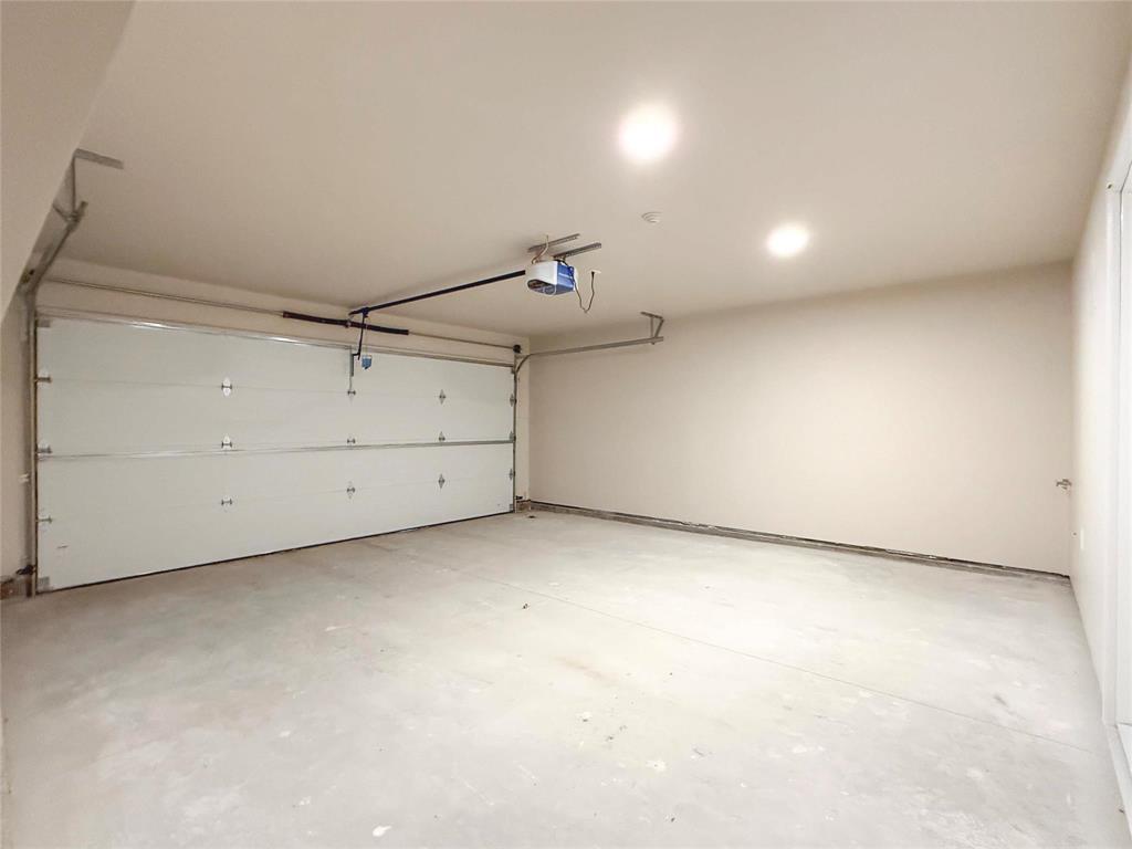 10 Woodridge Way, Brandon, Manitoba  R7A 7X8 - Photo 27 - 202613597