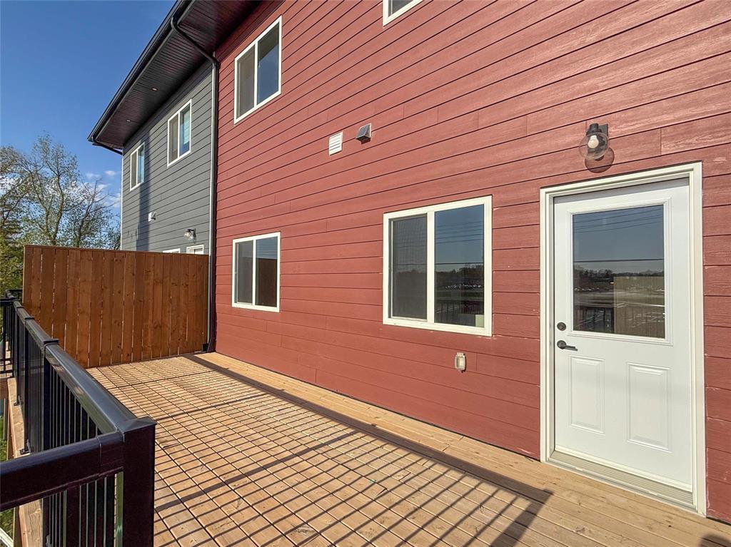 10 Woodridge Way, Brandon, Manitoba  R7A 7X8 - Photo 28 - 202613597