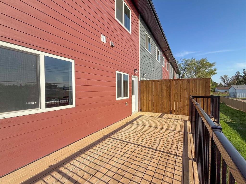 10 Woodridge Way, Brandon, Manitoba  R7A 7X8 - Photo 29 - 202613597