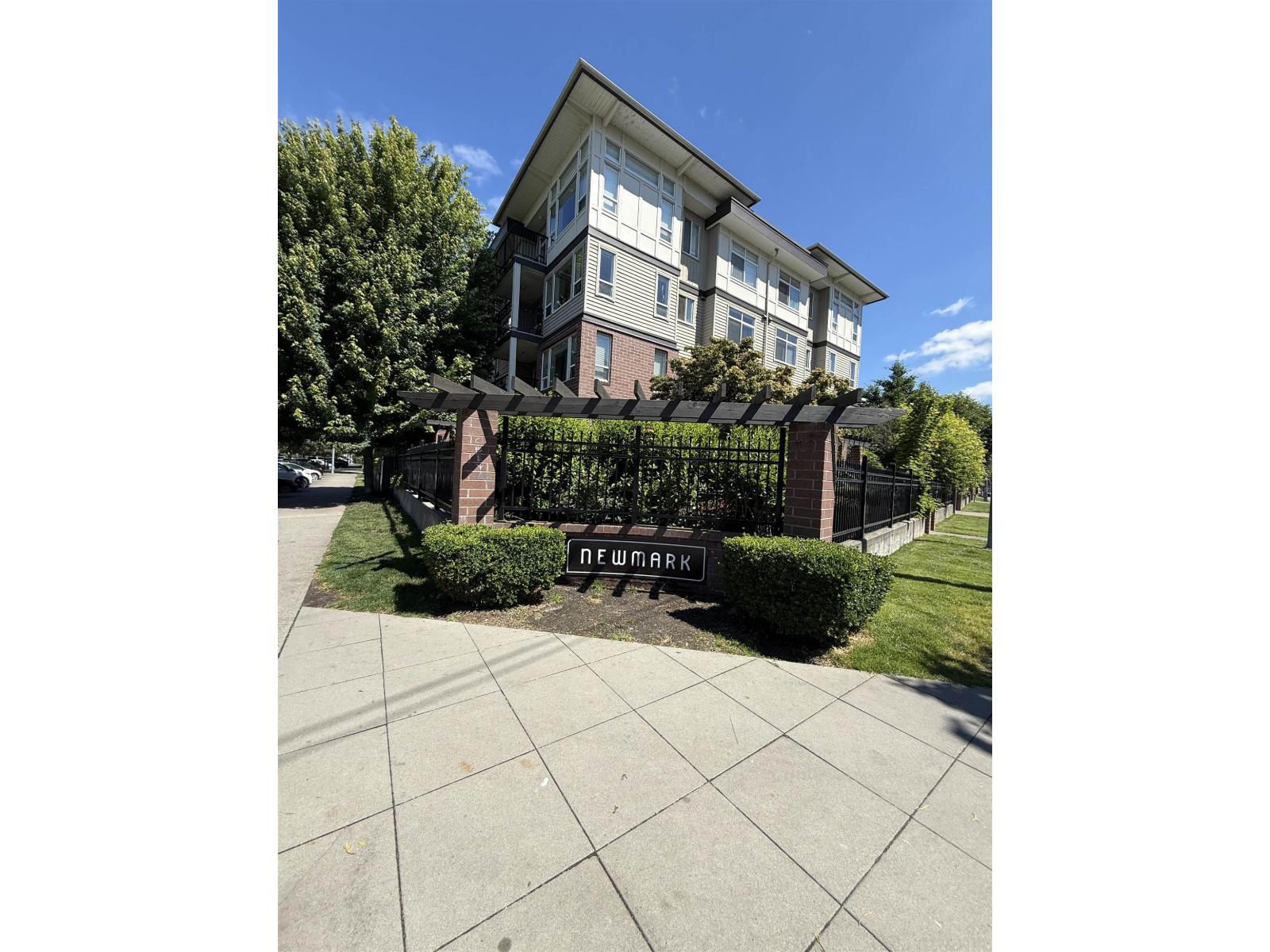 218 9422 VICTOR STREET|Chilliwack Proper East