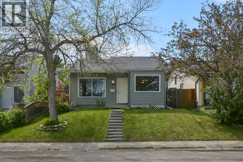 160 Strathcona Close SW, Calgary, Alberta  T3H 1L3 - Photo 1 - A2312693