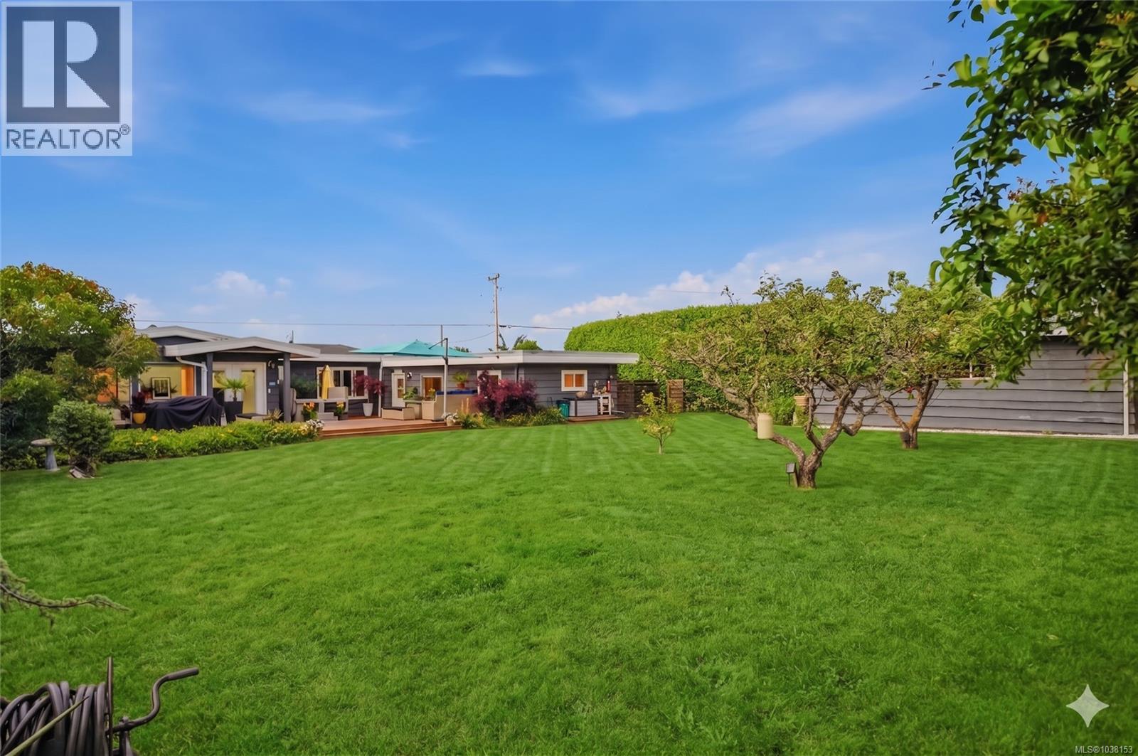 221 Elizabeth Ave, Qualicum Beach, British Columbia  V9K 1G8 - Photo 8 - 1038153