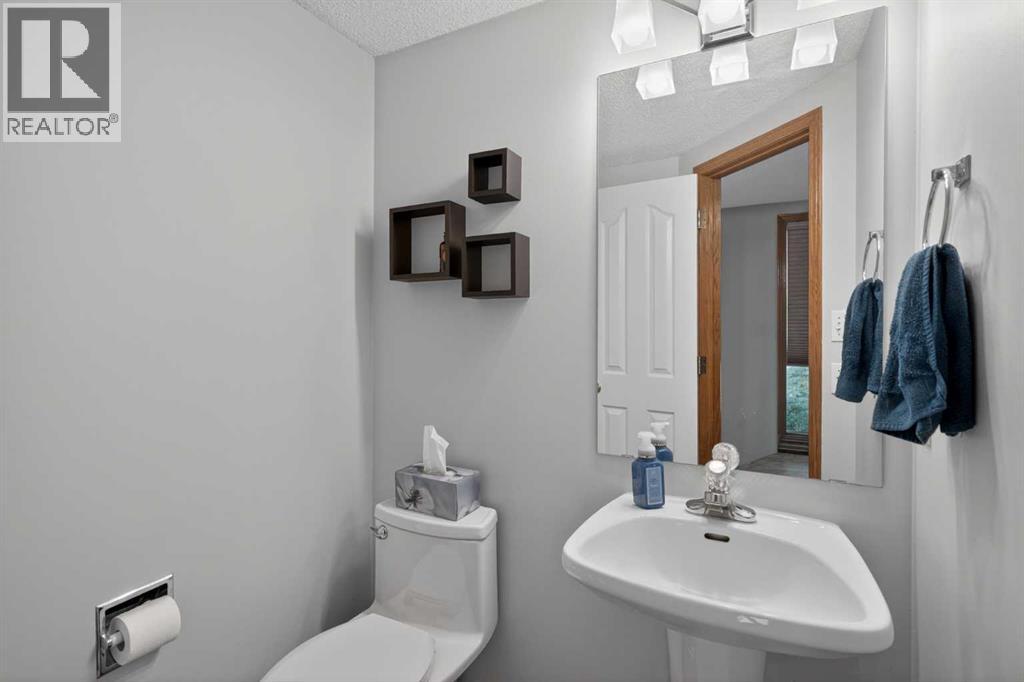 84 Hidden Spring Close NW, Calgary, Alberta  T3A 5K2 - Photo 11 - A2319136