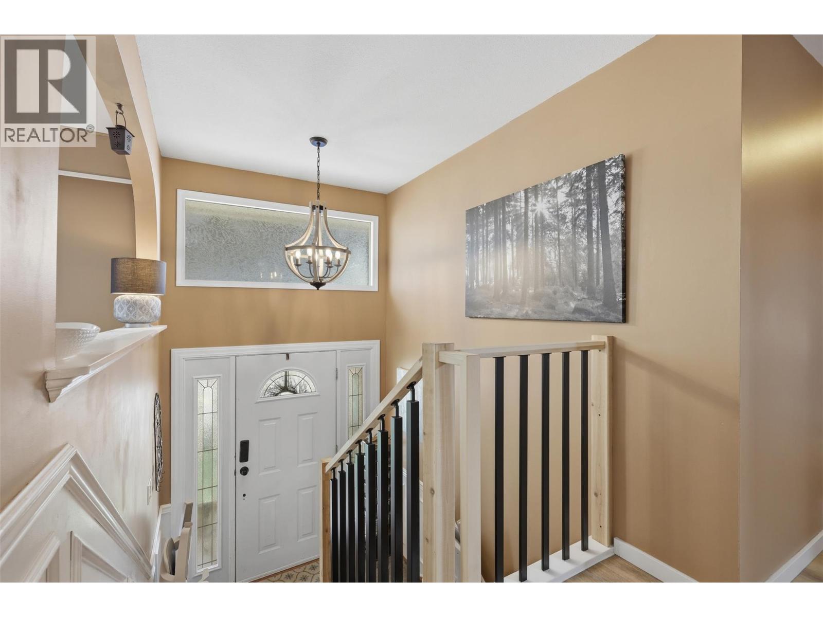 1681 Springhaven Place Avenue, Kamloops, British Columbia  V2E 1C6 - Photo 4 - 10390719