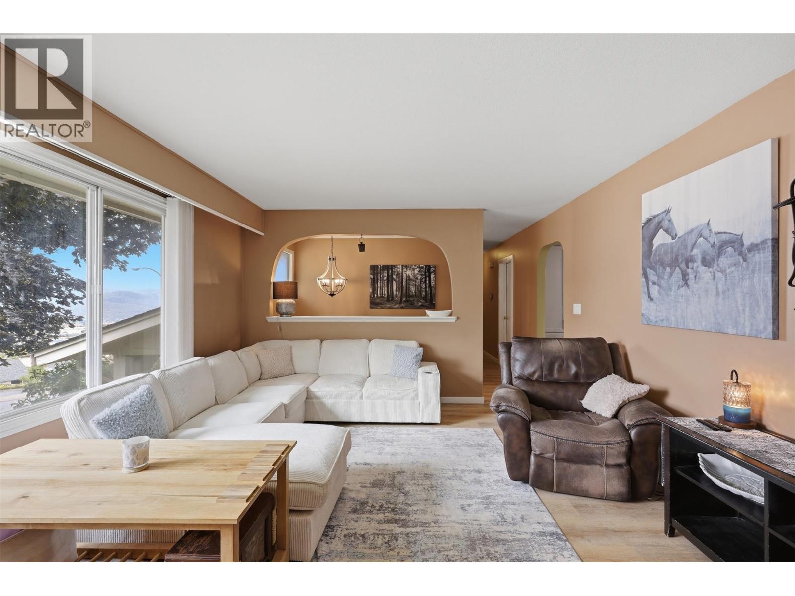 1681 Springhaven Place Avenue, Kamloops, British Columbia  V2E 1C6 - Photo 7 - 10390719