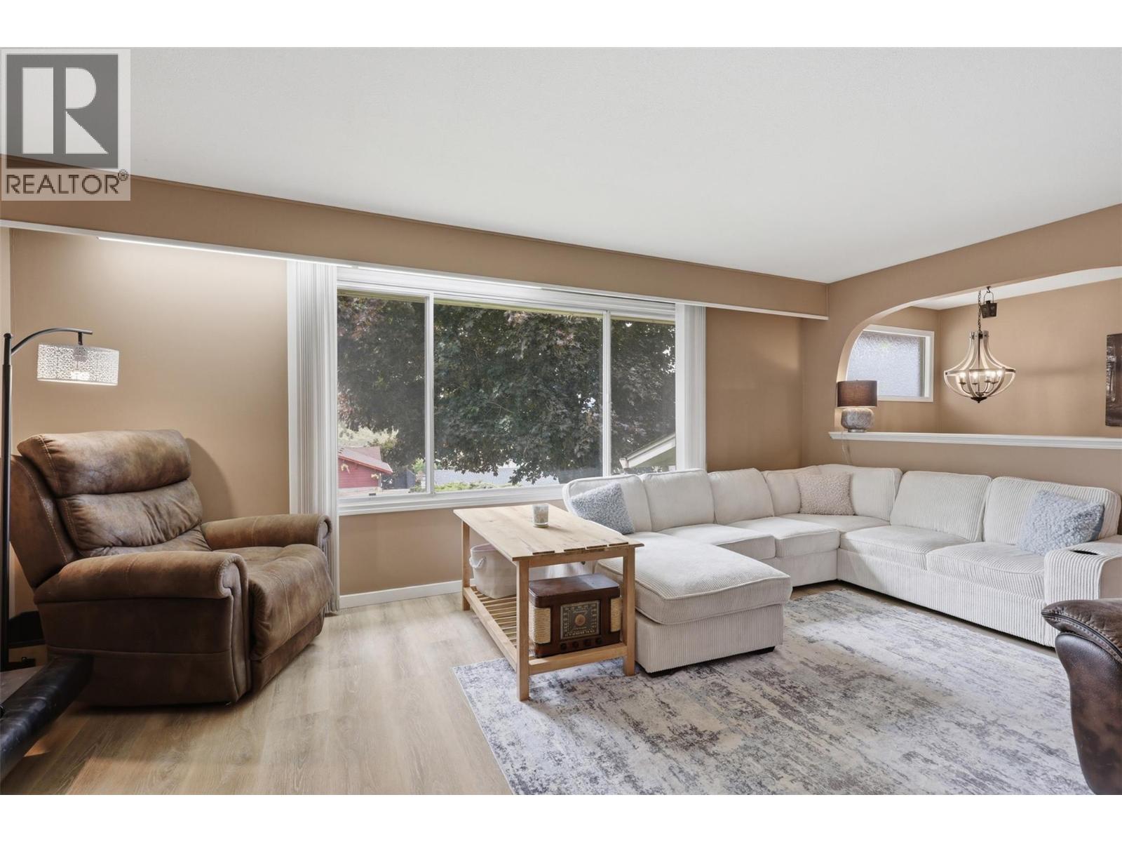 1681 Springhaven Place Avenue, Kamloops, British Columbia  V2E 1C6 - Photo 8 - 10390719