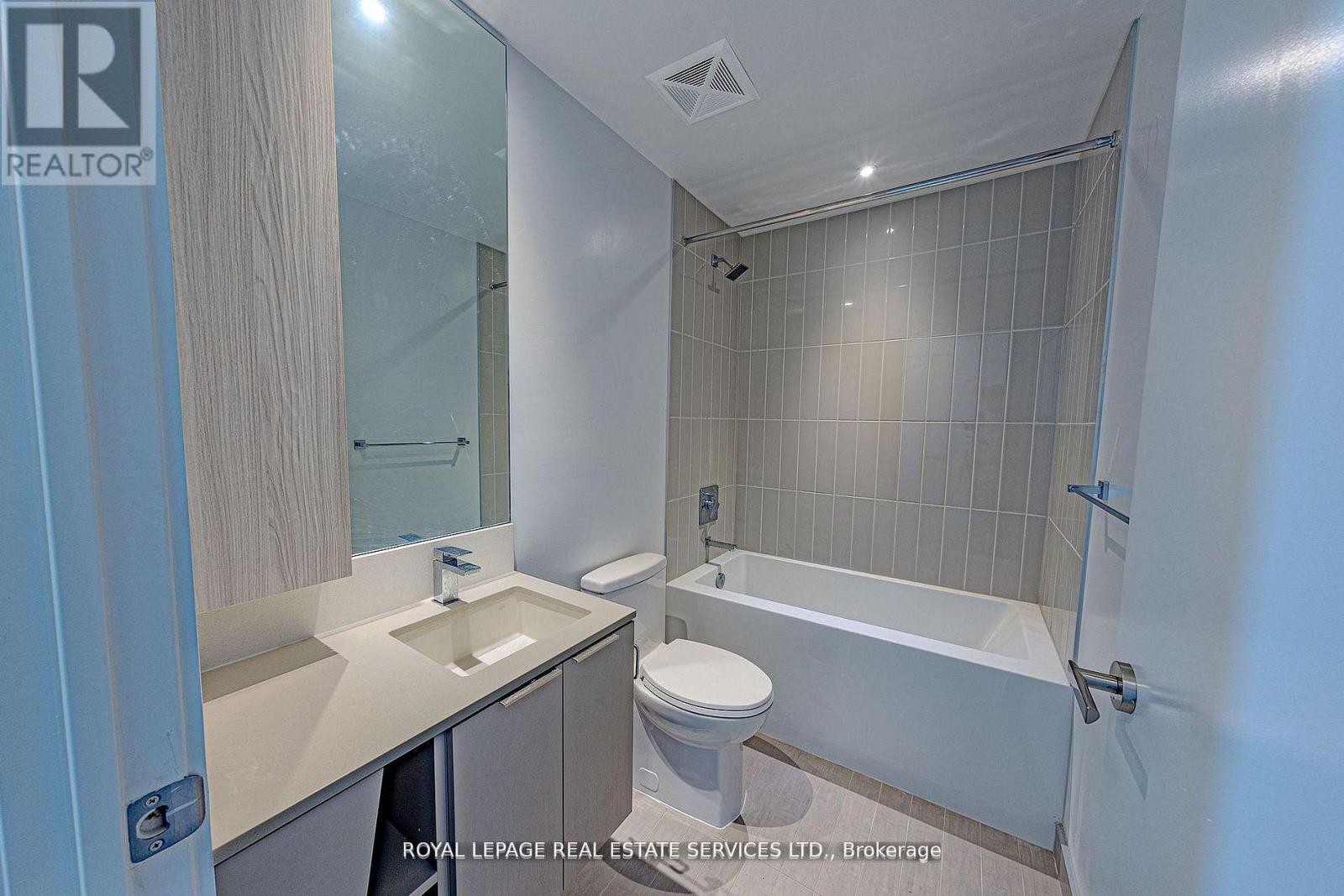 4203 - 3900 Confederation Parkway, Mississauga, Ontario  L5B 0M3 - Photo 40 - W13434926