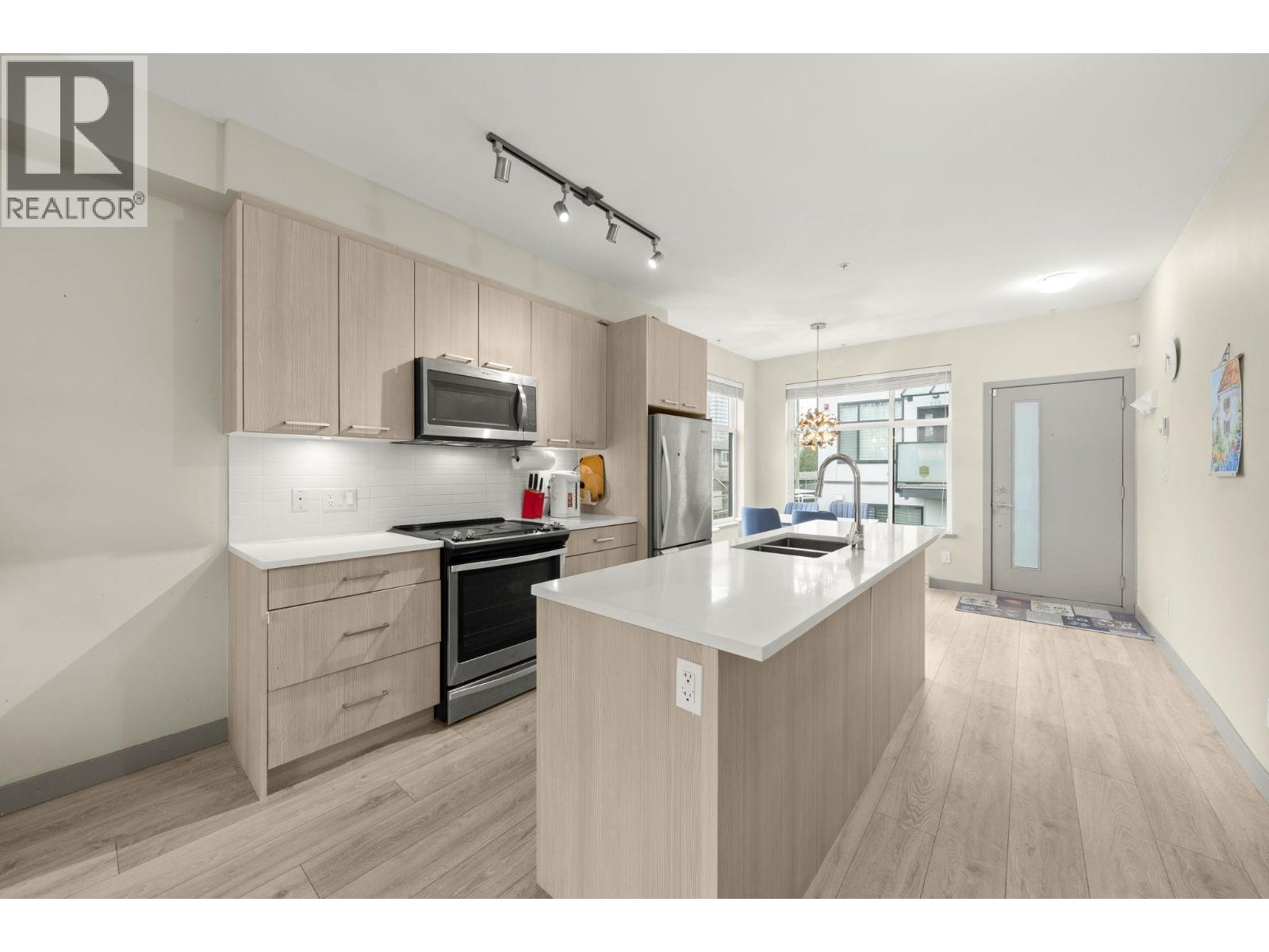 216 7001 Royal Oak Avenue, Burnaby, British Columbia  V5J 0H2 - Photo 4 - R3135048