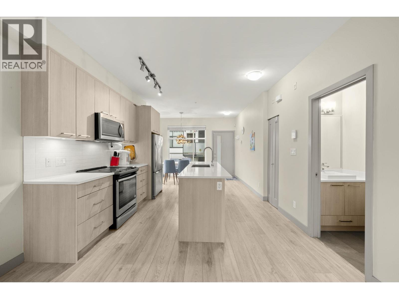 216 7001 Royal Oak Avenue, Burnaby, British Columbia  V5J 0H2 - Photo 5 - R3135048