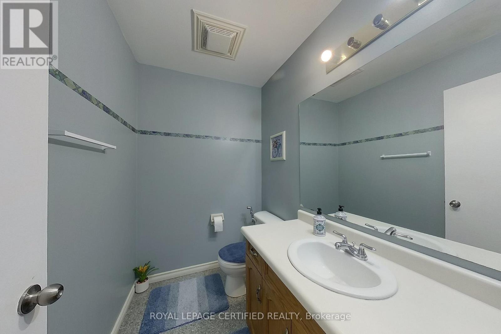 233 Benesfort Crescent, Kitchener, Ontario  N2N 3B5 - Photo 3 - X13434890