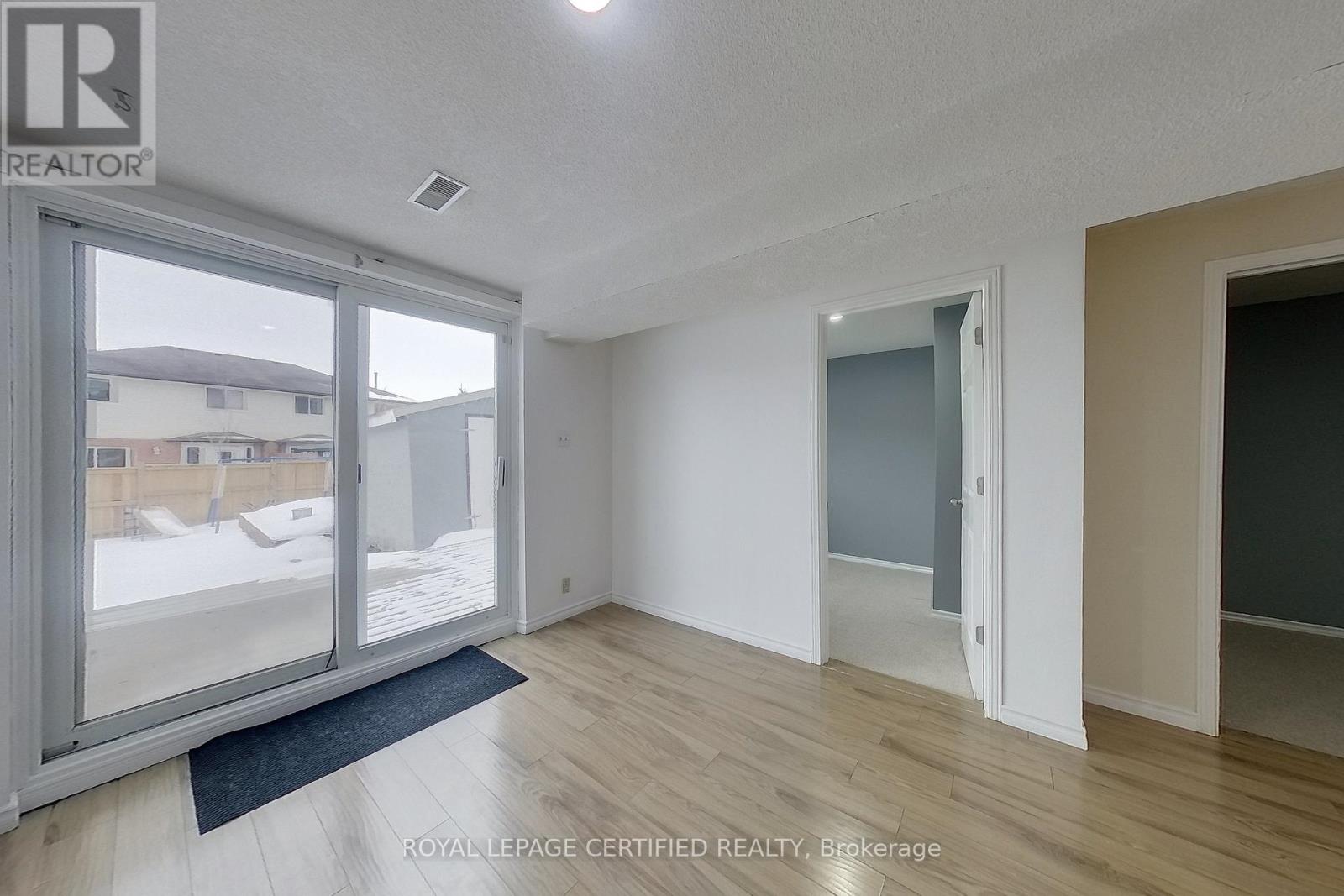 233 Benesfort Crescent, Kitchener, Ontario  N2N 3B5 - Photo 33 - X13434890