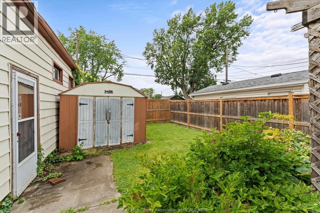 2163 Wellesley Avenue, Windsor, Ontario  N8W 2E8 - Photo 30 - 26013808