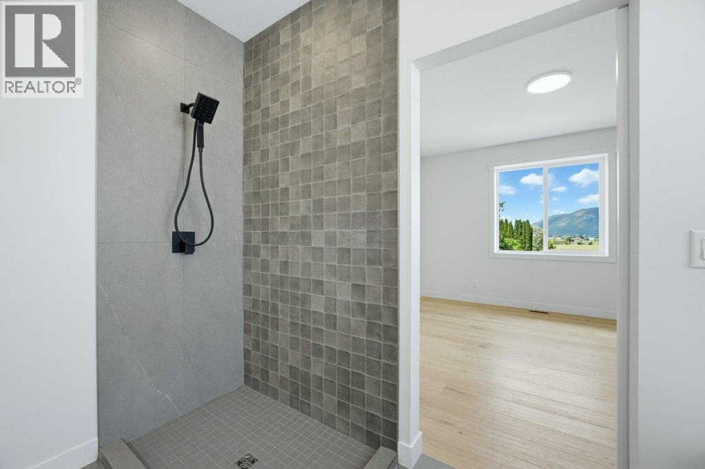 1840 10 Street SW Unit# 11, Salmon Arm, British Columbia  V1E 0H2 - Photo 21 - 10390849