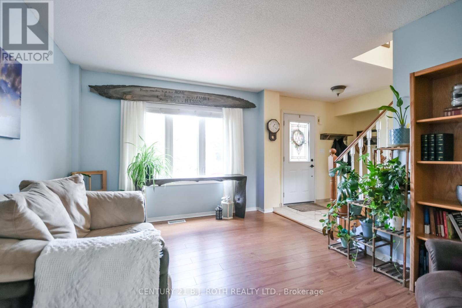 42 Farmstead Crescent, Barrie, Ontario  L4N 8S1 - Photo 6 - S13226344