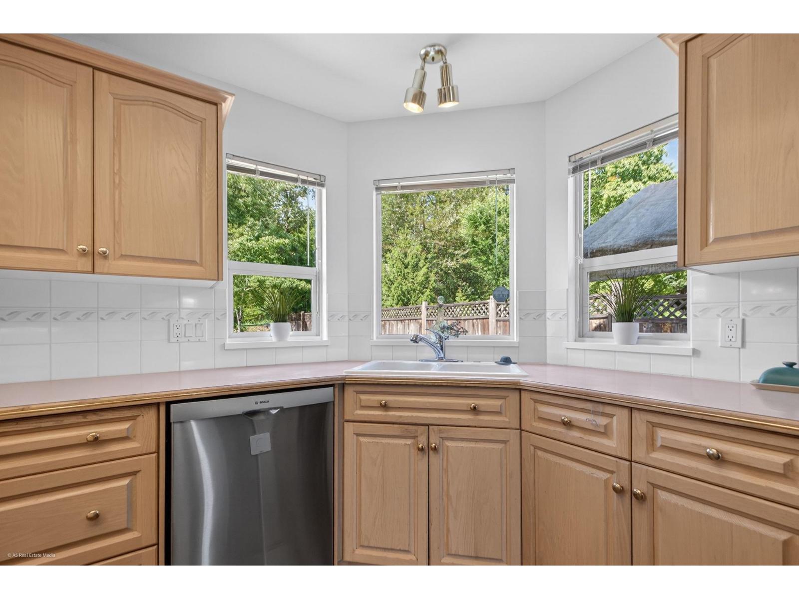 15465 80 Avenue, Surrey, British Columbia  V3S 2J2 - Photo 5 - R3134693