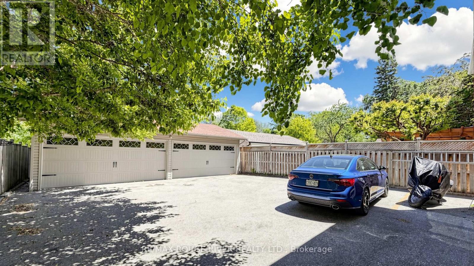 263 Oak Park Avenue, Toronto, Ontario  M4C 4N4 - Photo 40 - E13420982