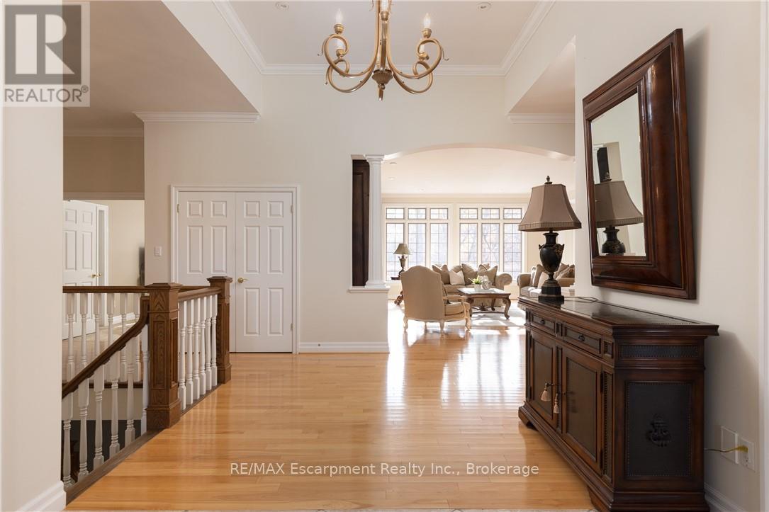 1285 Beaufort Drive, Burlington, Ontario  L7P 4V9 - Photo 7 - W13230982