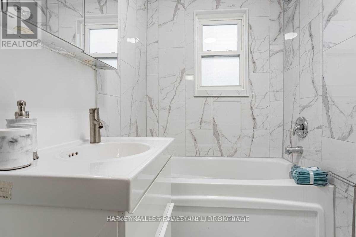 Main - 157 Viewmount Avenue, Toronto, Ontario  M6B 1T5 - Photo 24 - C13219056