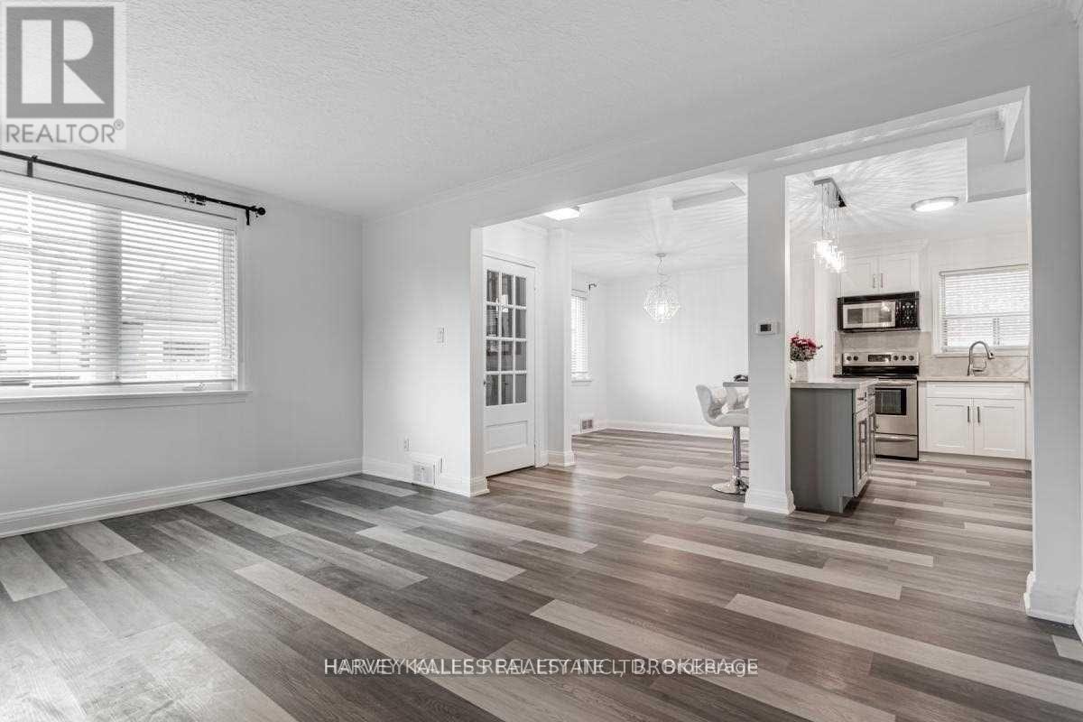 Main - 157 Viewmount Avenue, Toronto, Ontario  M6B 1T5 - Photo 6 - C13219056