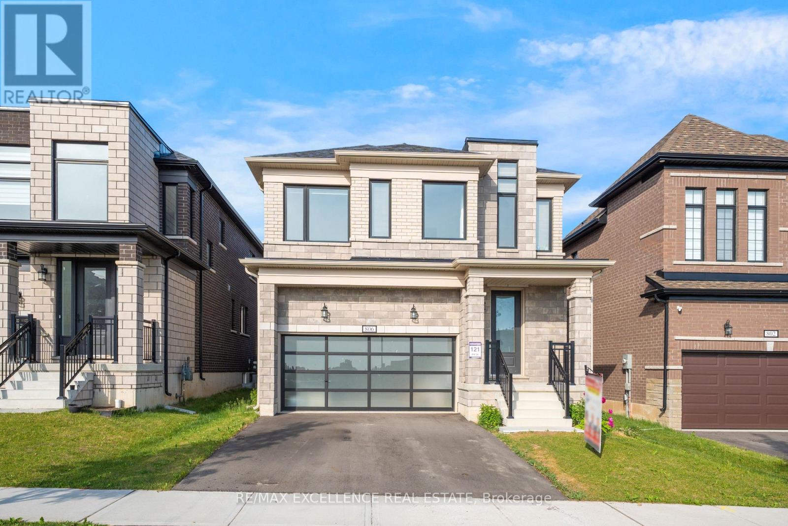 806 SOBESKI AVENUE, Woodstock, Ontario